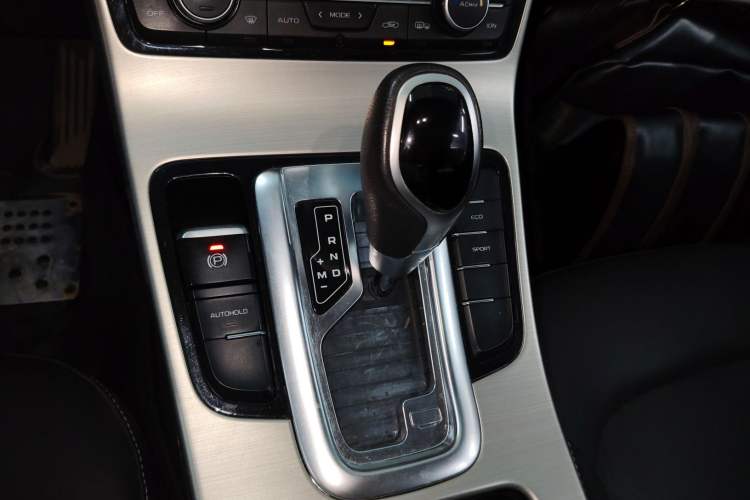 Used Geely Auto Emgrand GL 2017 1.3T DCT Elite Model Gear Lever