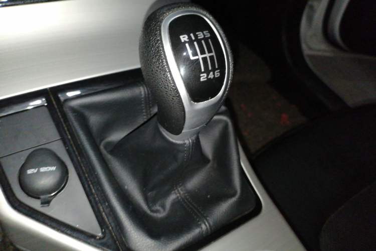 Used Geely Auto Emgrand GL 2017 1.3T Manual Elite Model Gear Lever