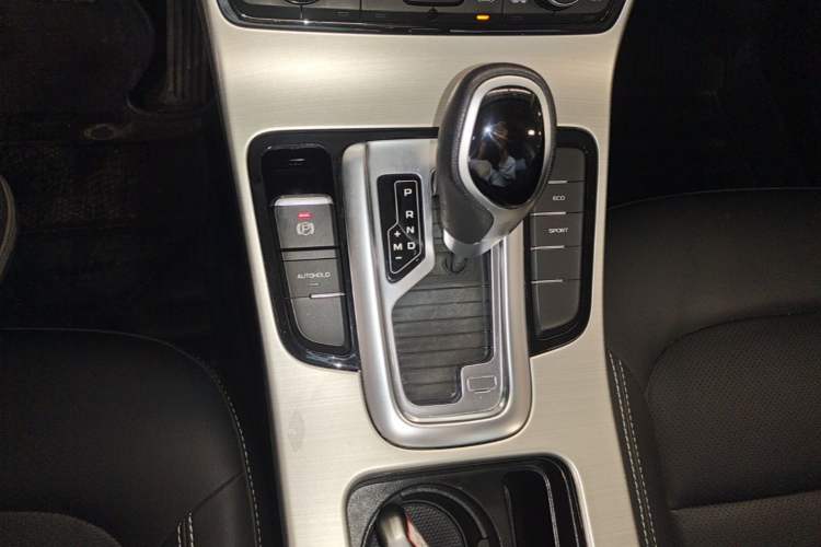 Used Geely Auto Emgrand GL 2017 1.3T DCT Elite Model Gear Lever
