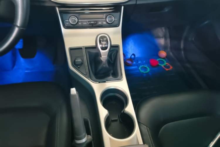 Used Geely Auto Emgrand GL 2017 1.8L Manual Elite Model Gear Lever