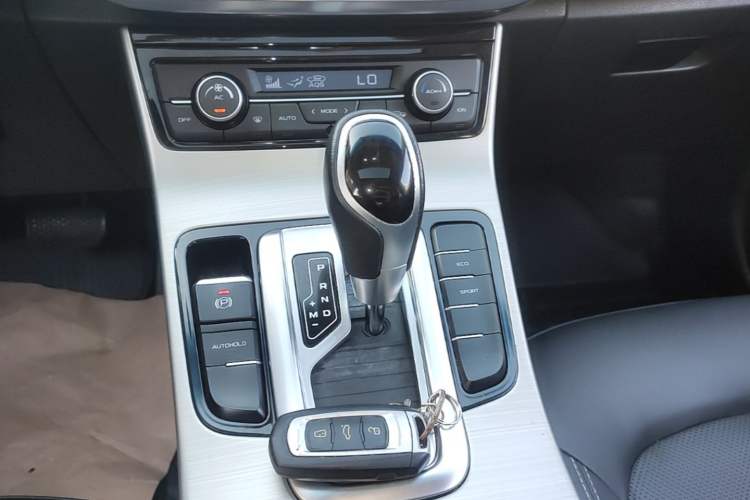 Used Geely Auto Emgrand GL 2017 1.8L DCT Elite Model Gear Lever