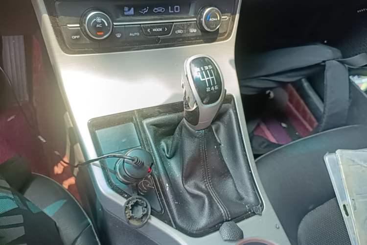 Used Geely Auto Emgrand GL 2017 1.8L Manual Elite Model Gear Lever
