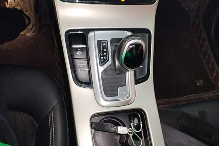 Used Geely Auto Emgrand GL 2017 1.3T DCT Elite Model Gear Lever