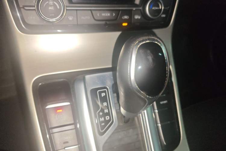 Used Geely Auto Emgrand GL 2017 1.8L DCT Elite Model Gear Lever