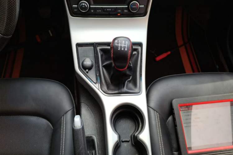 Used Geely Auto Emgrand GL 2017 1.8L Manual Elite Model Gear Lever