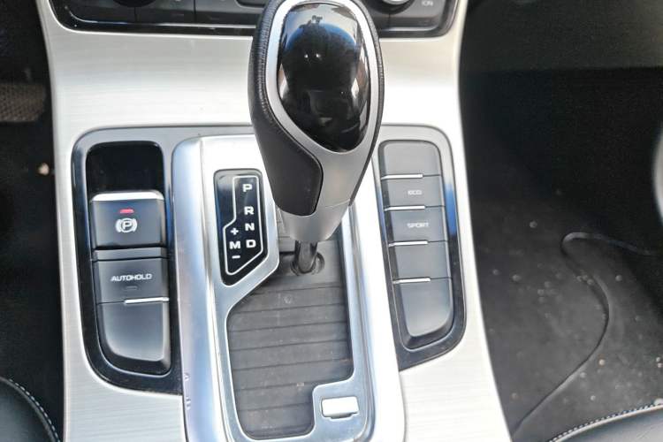 Used Geely Auto Emgrand GL 2017 1.3T DCT Elite Model Gear Lever