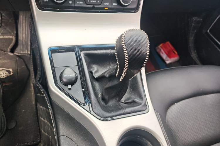 Used Geely Auto Emgrand GL 2017 1.8L Manual Elite Model Gear Lever