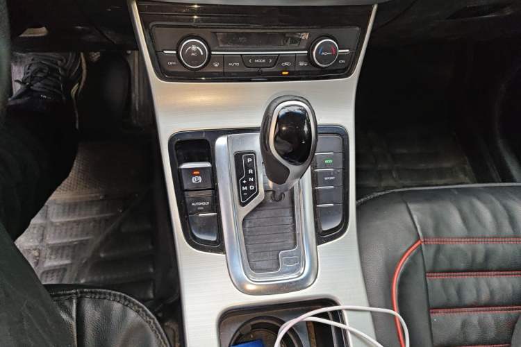 Used Geely Auto Emgrand GL 2017 1.8L DCT Elite Model Gear Lever