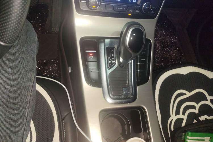 Used Geely Auto Emgrand GL 2017 1.8L DCT Elite Model Gear Lever