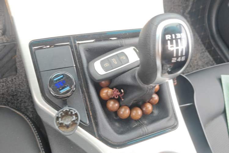 Used Geely Auto Emgrand GL 2017 1.8L Manual Elite Model Gear Lever