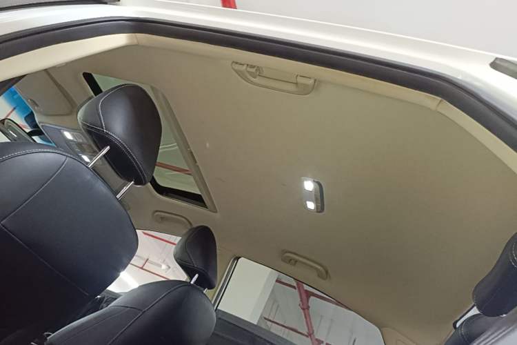 Used Geely Auto Emgrand GL 2017 1.8L DCT Elite Model Headliner