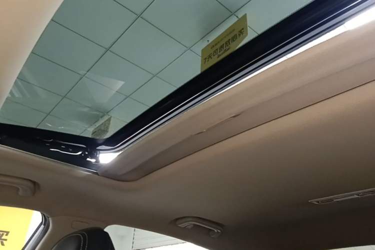 Used Geely Auto Emgrand GL 2017 1.3T DCT Elite Model Headliner