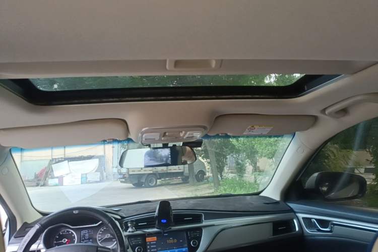 Used Geely Auto Emgrand GL 2017 1.3T Manual Elite Model Headliner
