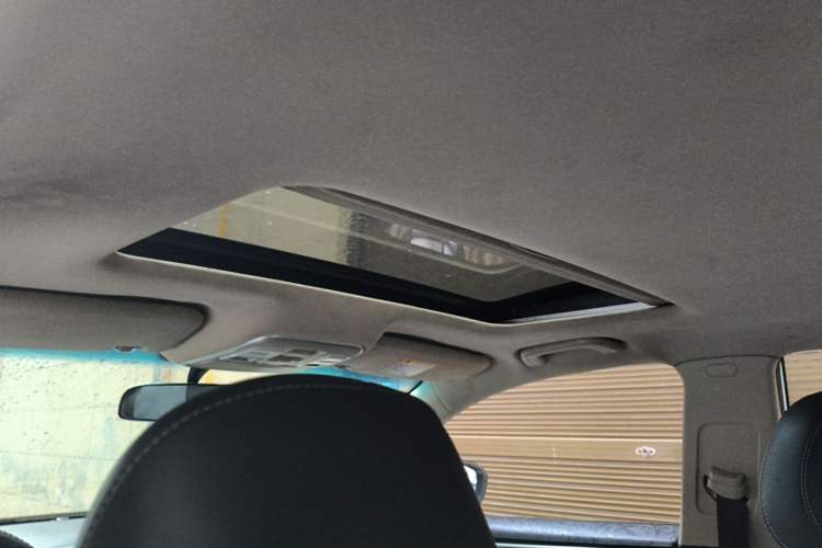 Used Geely Auto Emgrand GL 2017 1.8L DCT Elite Model Headliner