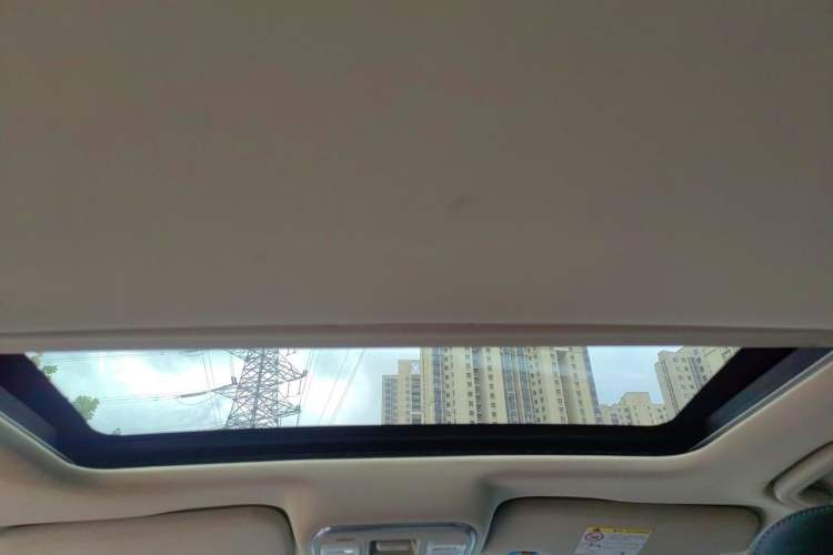 Used Geely Auto Emgrand GL 2017 1.3T Manual Elite Model Headliner