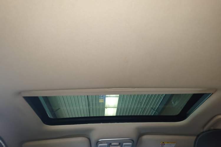 Used Geely Auto Emgrand GL 2017 1.3T Manual Elite Model Headliner