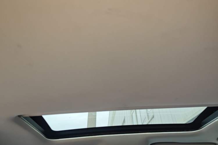Used Geely Auto Emgrand GL 2017 1.3T Manual Elite Model Headliner