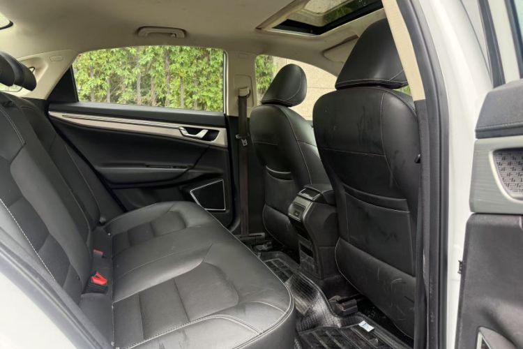 Used Geely Auto Emgrand GL 2017 1.8L DCT Elite Model Interior 1