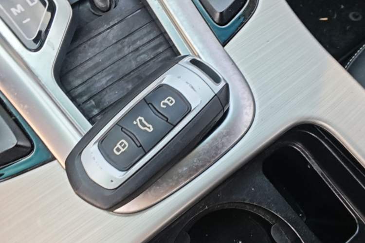 Used Geely Auto Emgrand GL 2017 1.3T DCT Elite Model Interior 1
