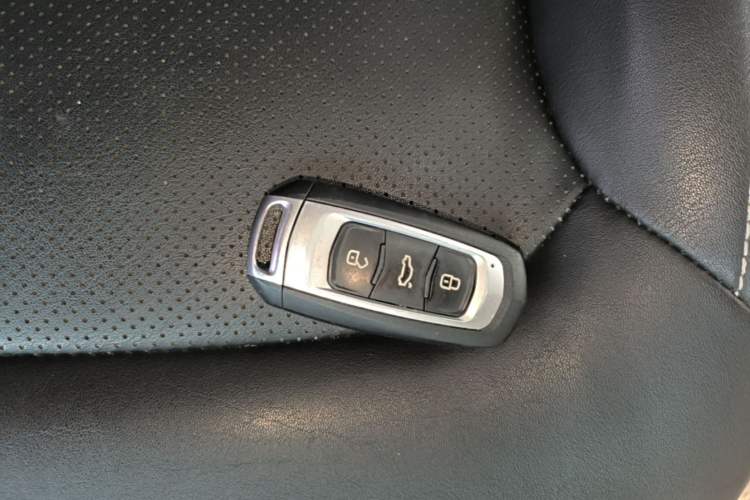 Used Geely Auto Emgrand GL 2017 1.8L DCT Elite Model Interior 1