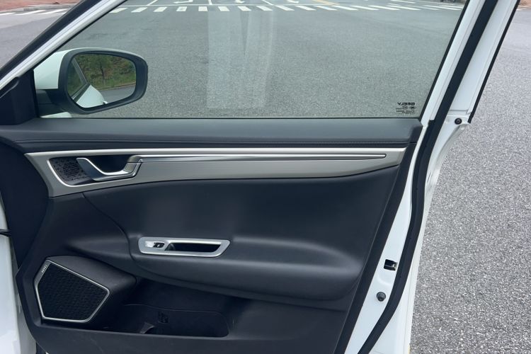 Used Geely Auto Emgrand GL 2017 1.3T DCT Elite Model Interior 13