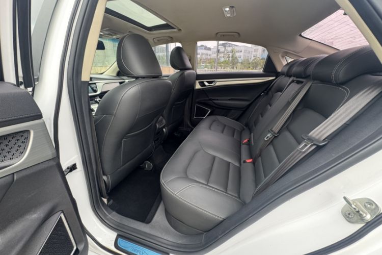 Used Geely Auto Emgrand GL 2017 1.3T DCT Elite Model Interior 2