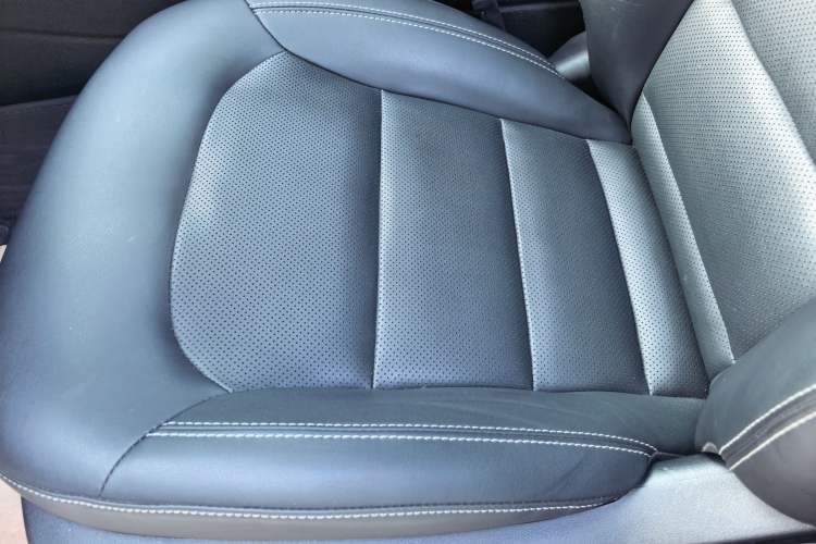 Used Geely Auto Emgrand GL 2017 1.8L DCT Elite Model Interior 2