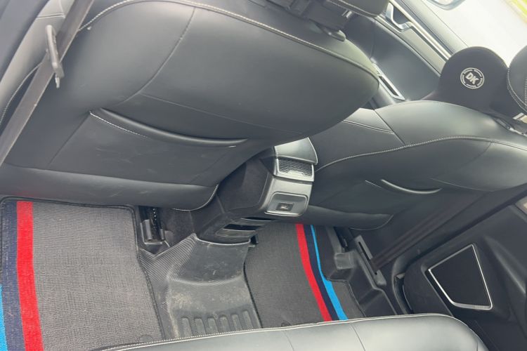 Used Geely Auto Emgrand GL 2017 1.3T DCT Elite Model Interior 6