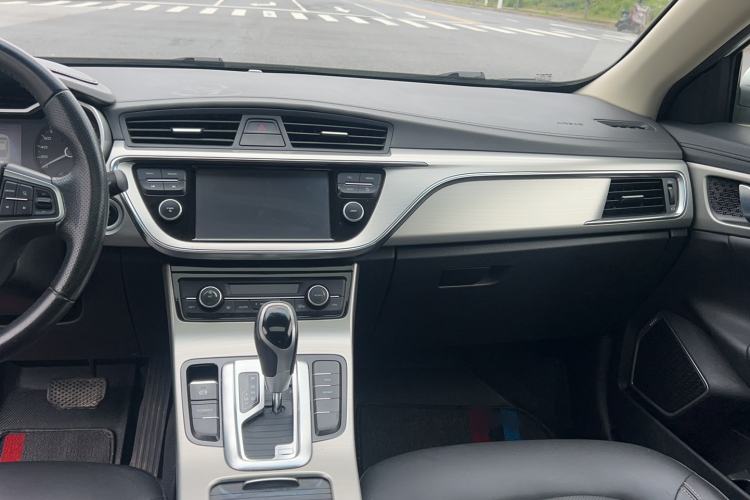 Used Geely Auto Emgrand GL 2017 1.3T DCT Elite Model Interior 8