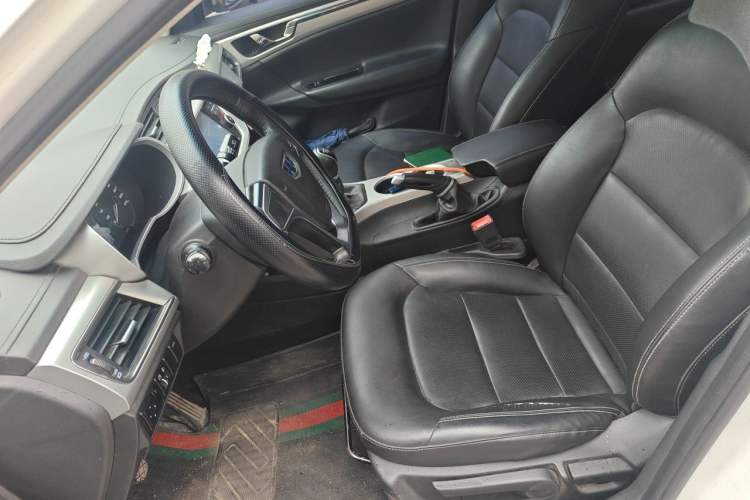 Used Geely Auto Emgrand GL 2017 1.3T Manual Elite Model Left Front Seat