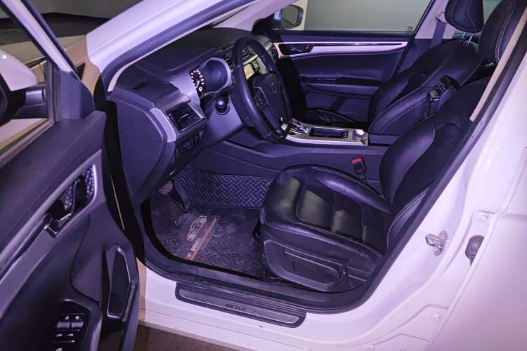 Used Geely Auto Emgrand GL 2017 1.3T DCT Elite Model Left Front Seat