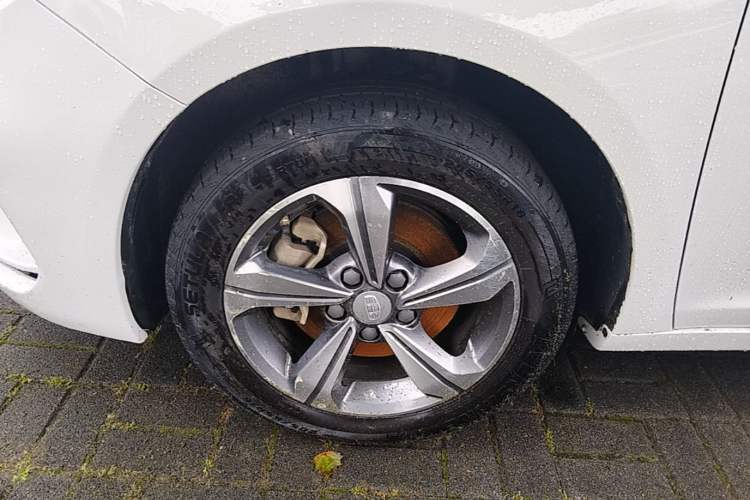 Used Geely Auto Emgrand GL 2017 1.8L Manual Elite Model Left Front Wheel Hub