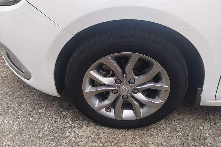 Used Geely Auto Emgrand GL 2017 1.3T Manual Elite Model Left Front Wheel Hub
