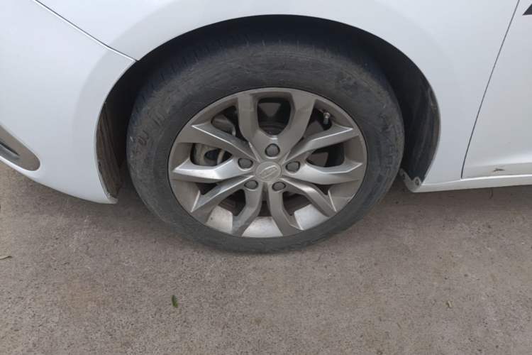 Used Geely Auto Emgrand GL 2017 1.3T Manual Elite Model Left Front Wheel Hub