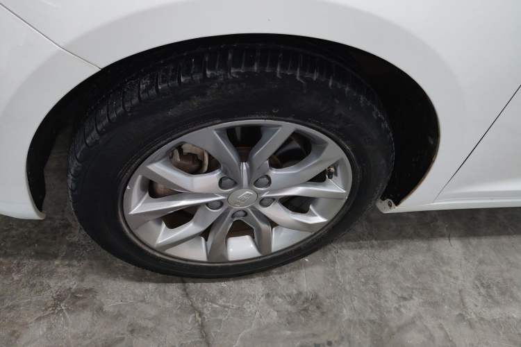 Used Geely Auto Emgrand GL 2017 1.3T DCT Elite Model Left Front Wheel Hub