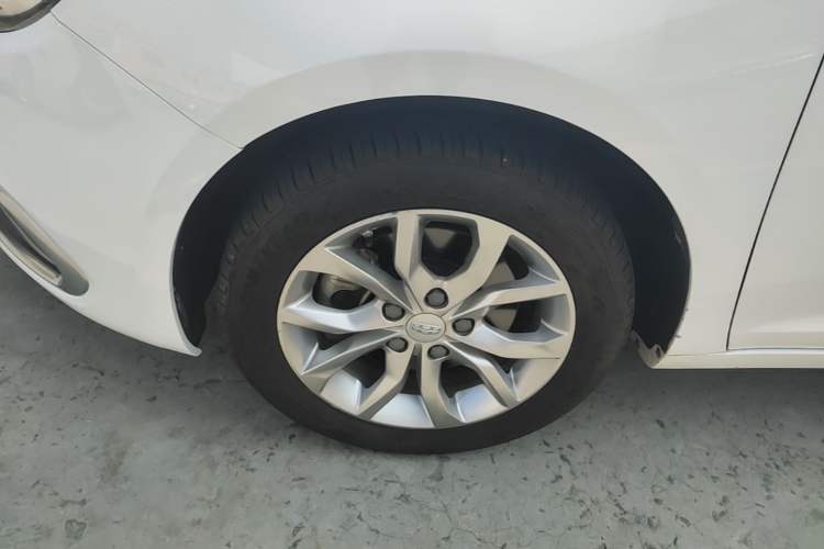 Used Geely Auto Emgrand GL 2017 1.3T DCT Elite Model Left Front Wheel Hub