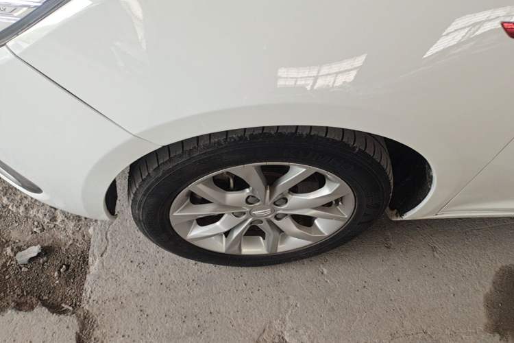 Used Geely Auto Emgrand GL 2017 1.3T DCT Elite Model Left Front Wheel Hub