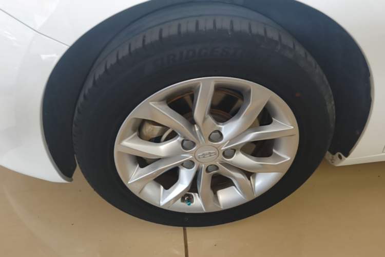 Used Geely Auto Emgrand GL 2017 1.3T Manual Elite Model Left Front Wheel Hub