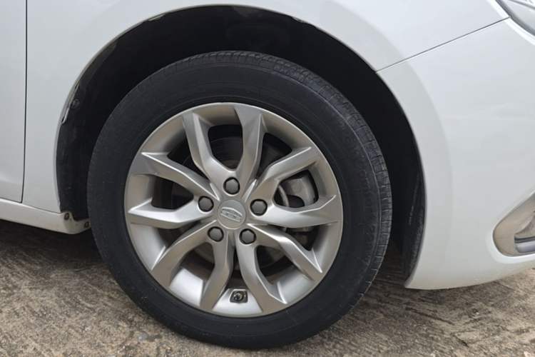 Used Geely Auto Emgrand GL 2017 1.8L Manual Elite Model Left Front Wheel Hub