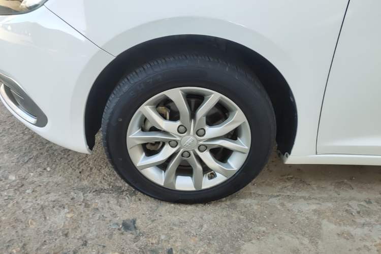 Used Geely Auto Emgrand GL 2017 1.8L DCT Elite Model Left Front Wheel Hub