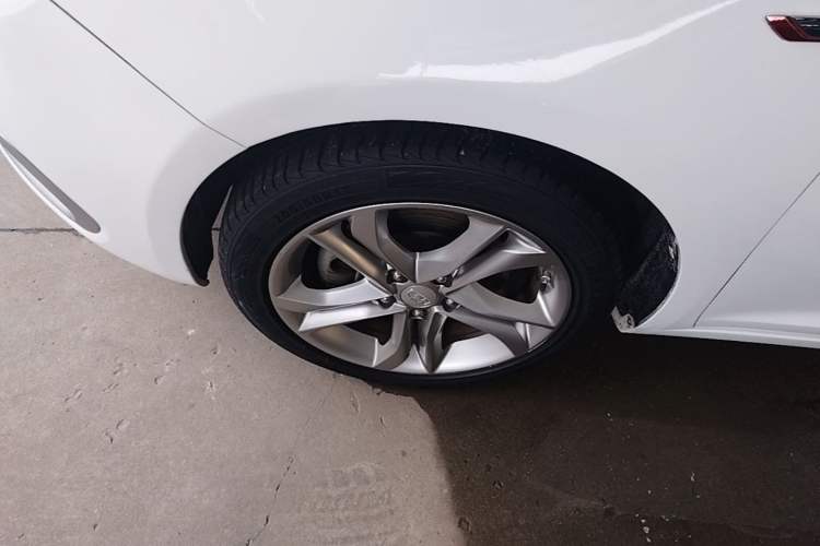 Used Geely Auto Emgrand GL 2017 1.3T DCT Luxury Model Left Front Wheel Hub