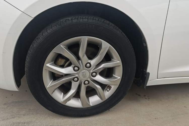Used Geely Auto Emgrand GL 2017 1.8L Manual Elite Model Left Front Wheel Hub