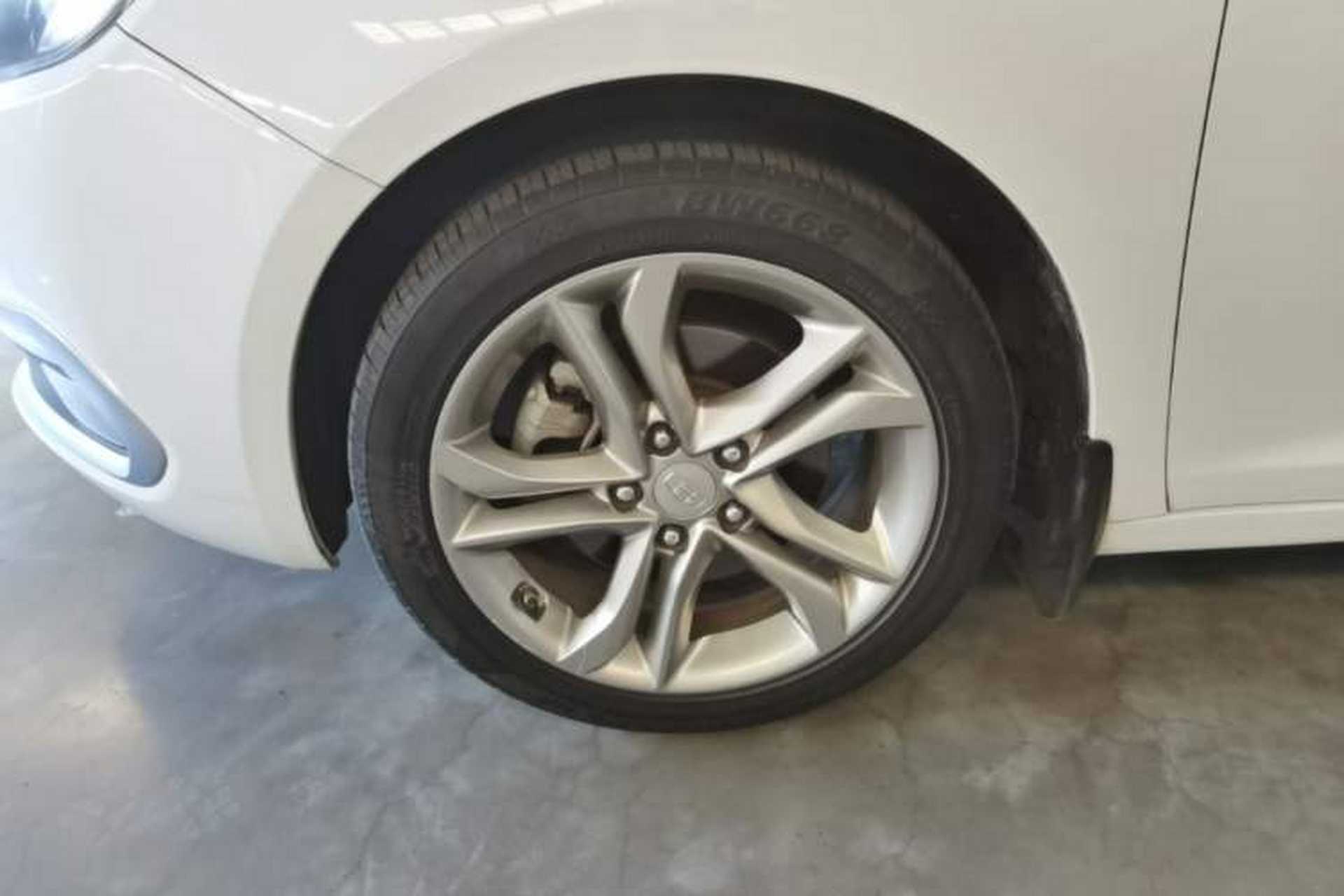 Used Geely Auto Emgrand GL 2017 1.3T DCT Luxury Model Left Front Wheel Hub