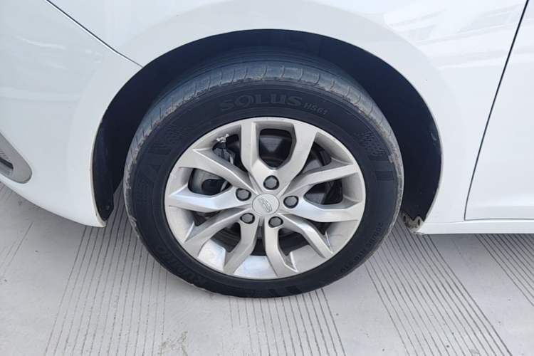 Used Geely Auto Emgrand GL 2017 1.3T DCT Elite Model Left Front Wheel Hub