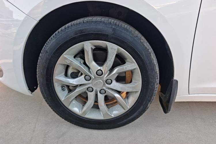 Used Geely Auto Emgrand GL 2017 1.3T DCT Elite Model Left Front Wheel Hub