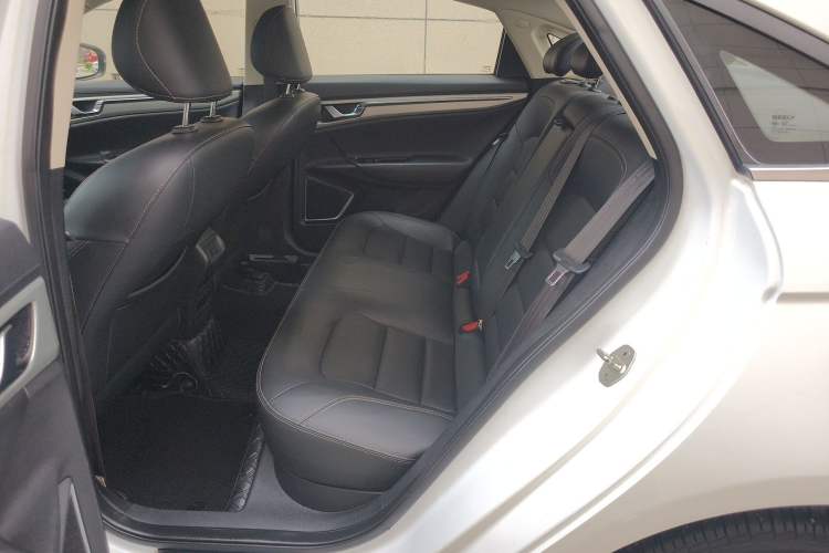 Used Geely Auto Emgrand GL 2017 1.3T DCT Elite Model Left Rear Seat
