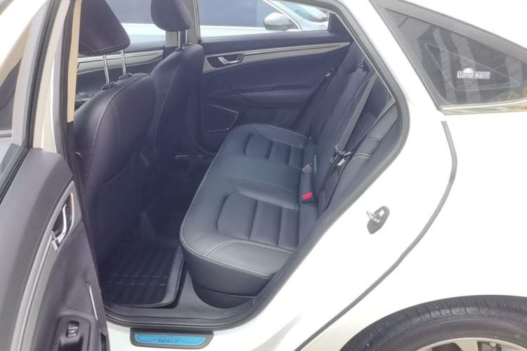 Used Geely Auto Emgrand GL 2017 1.8L DCT Elite Model Left Rear Seat