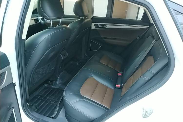 Used Geely Auto Emgrand GL 2017 1.3T DCT Luxury Model Left Rear Seat