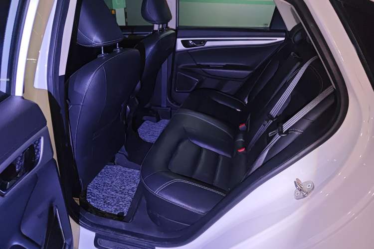 Used Geely Auto Emgrand GL 2017 1.3T DCT Elite Model Left Rear Seat