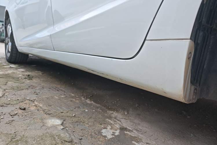 Used Geely Auto Emgrand GL 2017 1.8L DCT Elite Model Left Side Sill
